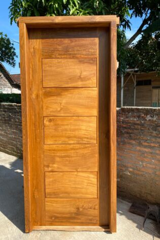 Model Pintu Kamar Tidur dari Kayu