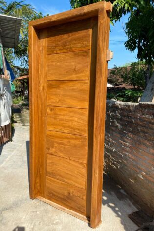 Motif Pintu Kayu Minimalis