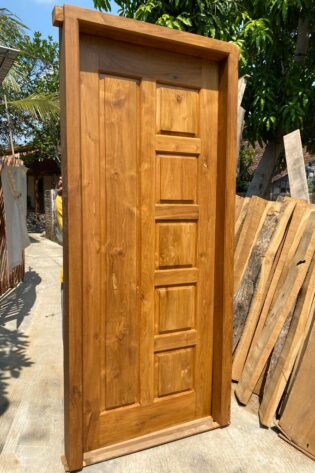 Model Pintu Kayu Minimalis