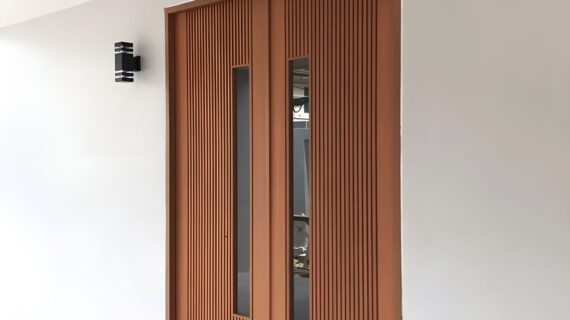 Pintu Minimalis 2 Daun Kayu Jati Salur Panel Kaca: Elegansi dan Keamanan dalam Satu Bingkai