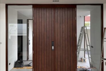 pintu kayu jati kupu tarung